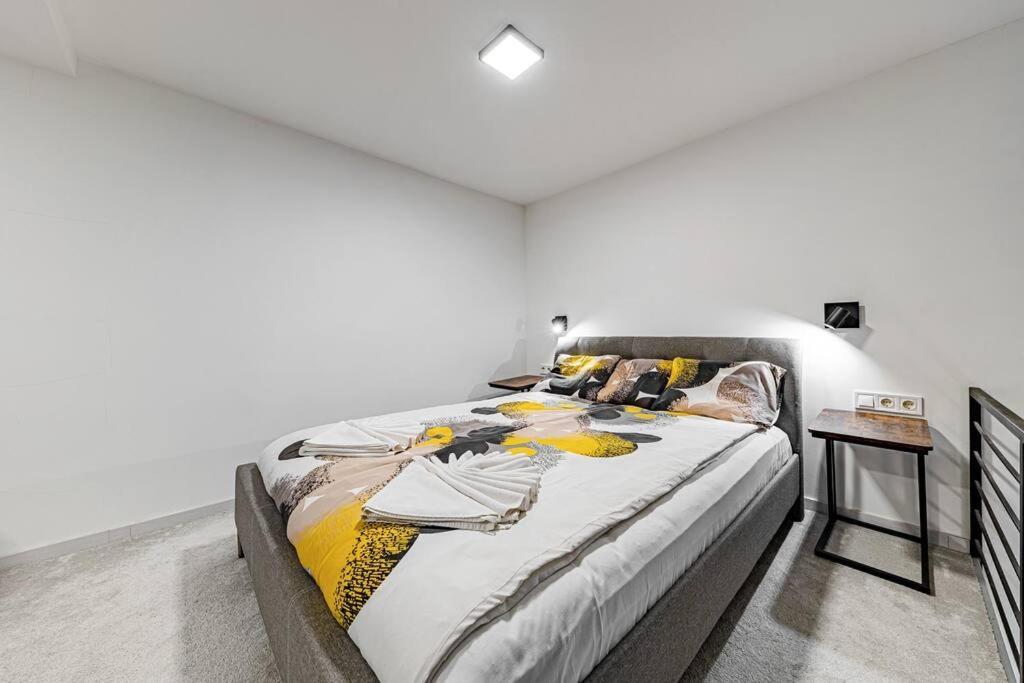 Chic Loft Bp: Industrial Gem Apartment Будапеща Екстериор снимка