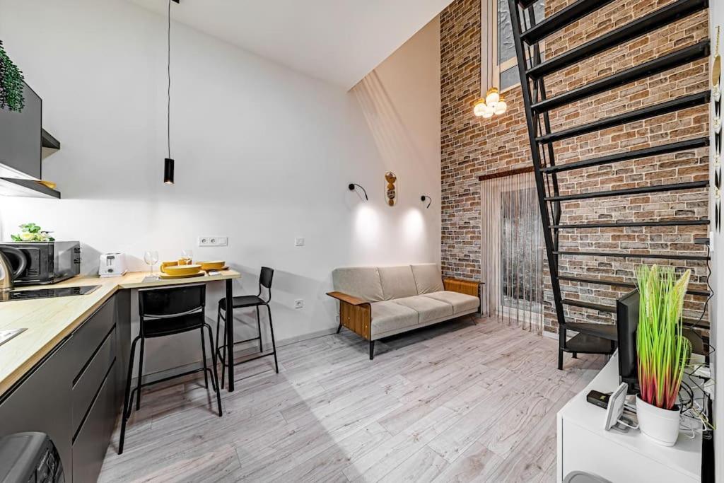 Chic Loft Bp: Industrial Gem Apartment Будапеща Екстериор снимка