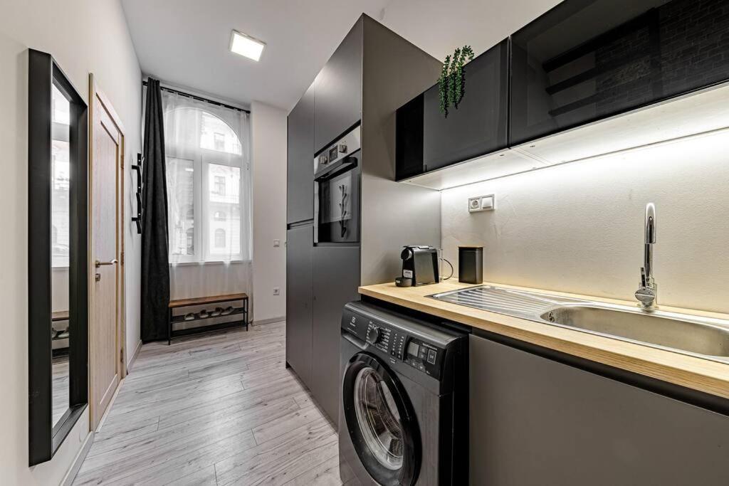 Chic Loft Bp: Industrial Gem Apartment Будапеща Екстериор снимка